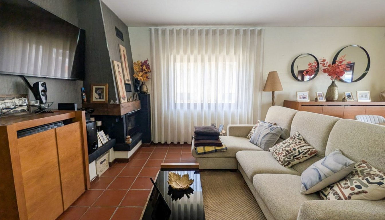 House in Vila Cha - Image 2