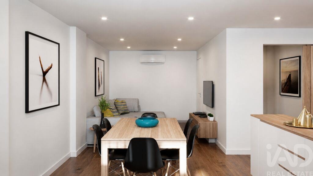 Apartment in Almada - Image 2