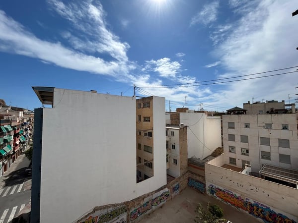 Apartment in Alicante - view 1