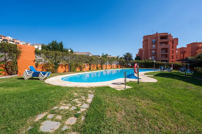 Apartment in La Duquesa - view 1
