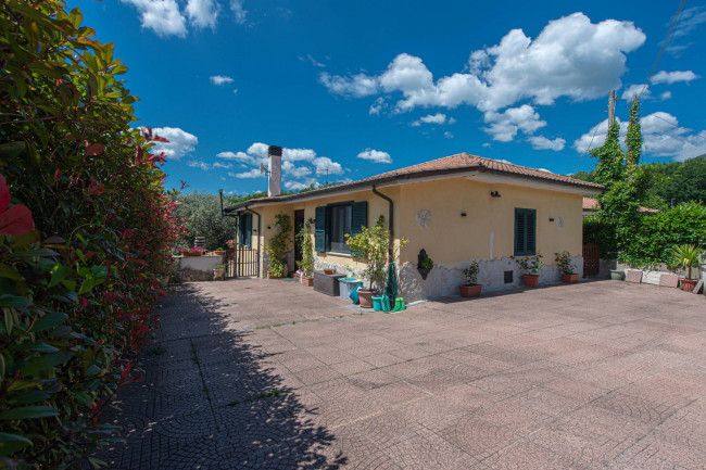 House in Sora - view 1