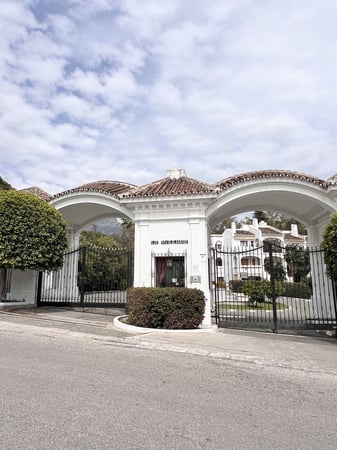 Apartment in Nueva Andalucia - view 1
