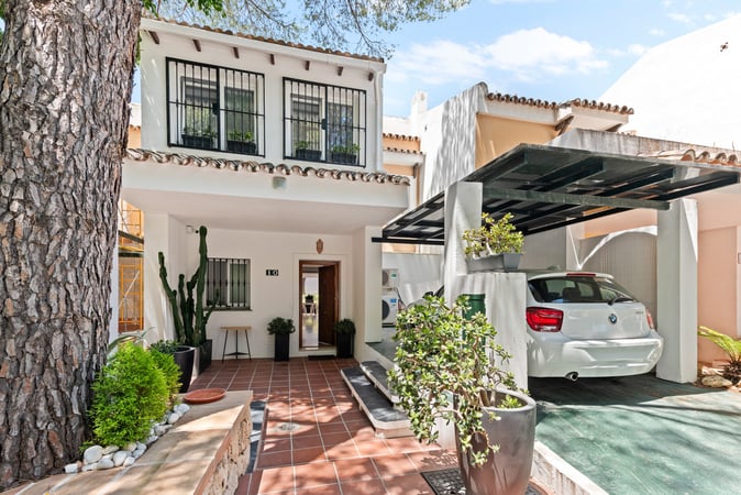 House in Lomas de la Quinta - view 1