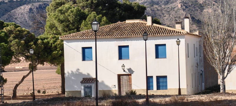 House in Yecla - view 1
