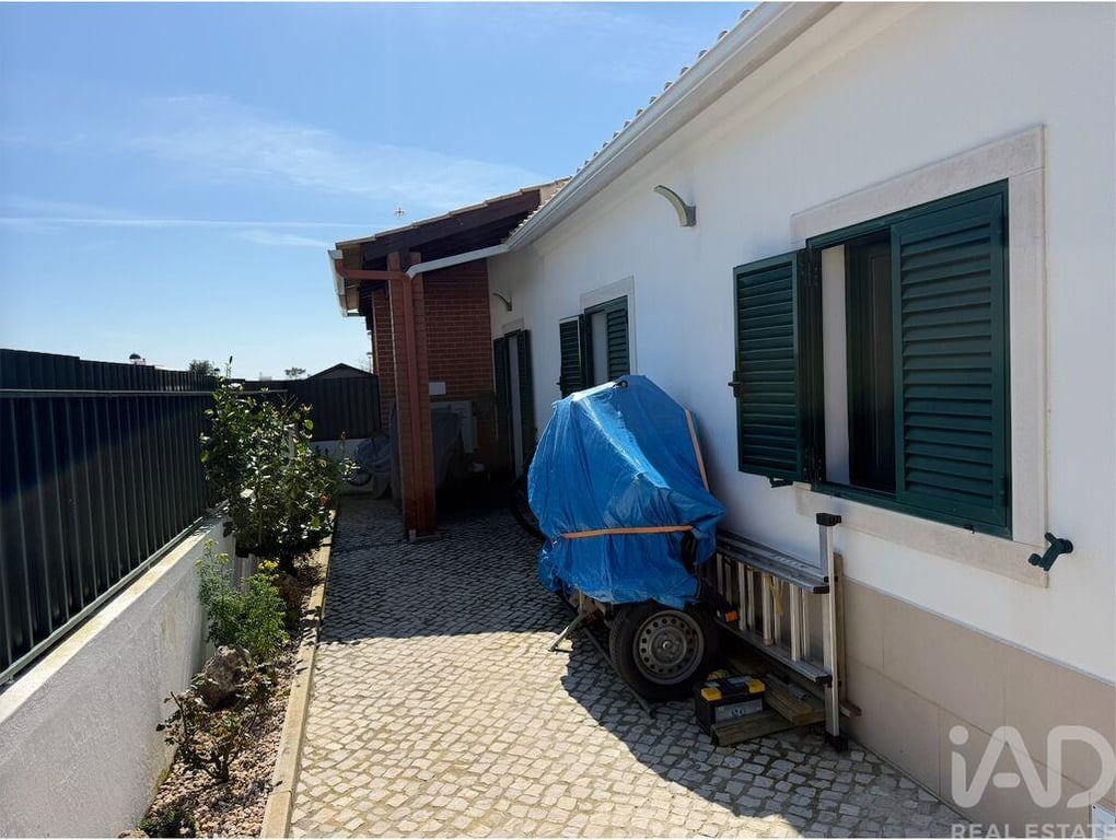 House in Castelo - Image 3