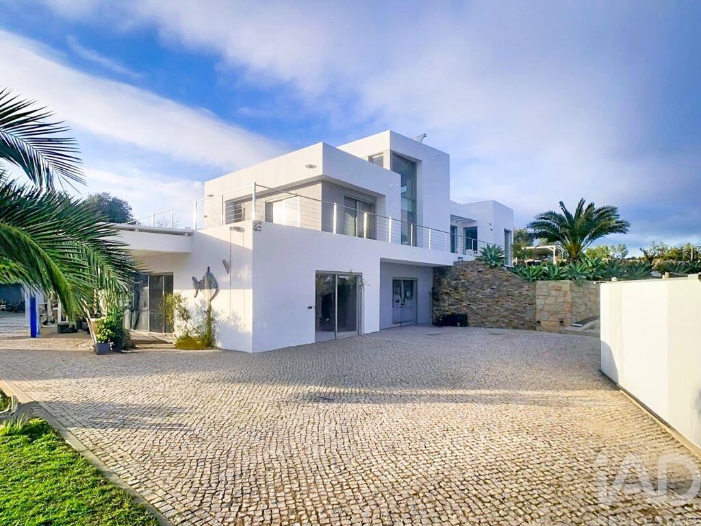 House in Sao Bras de Alportel - Image 3