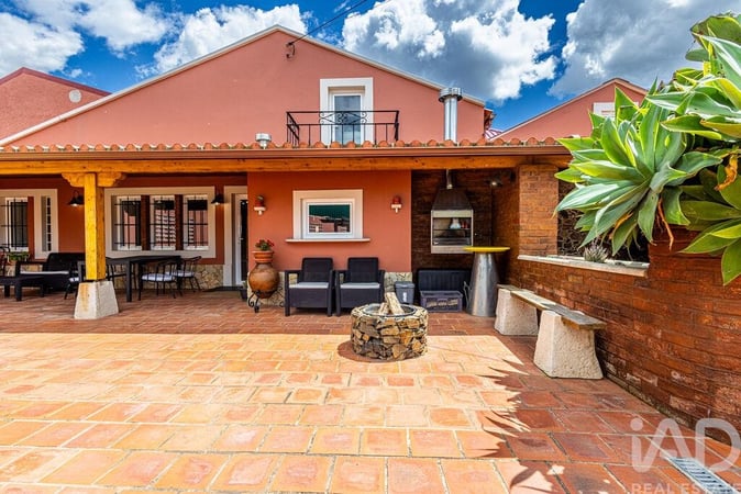 House in Alguber - view 1