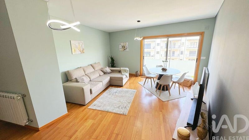 Apartment in Cortes - view 1