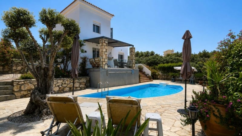 House in Adele - view 1
