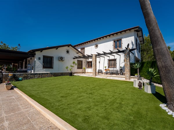 Villa in Los Dolses - view 1