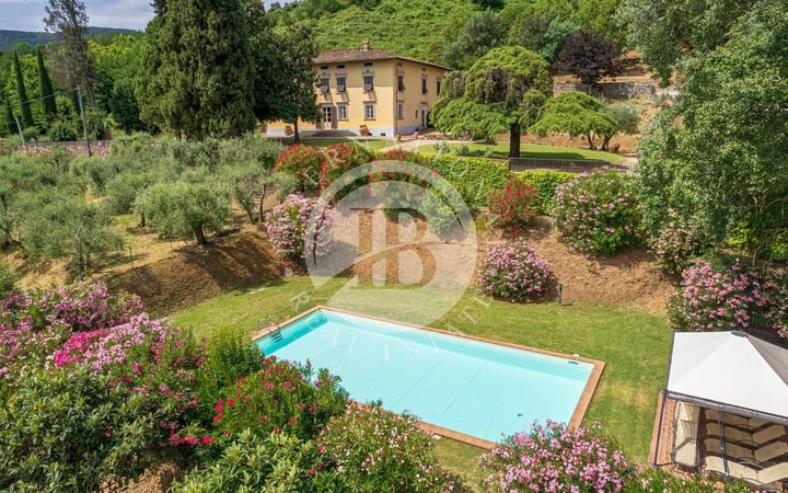 Villa in Ruota - view 1