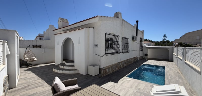 House in Villamartin - view 1