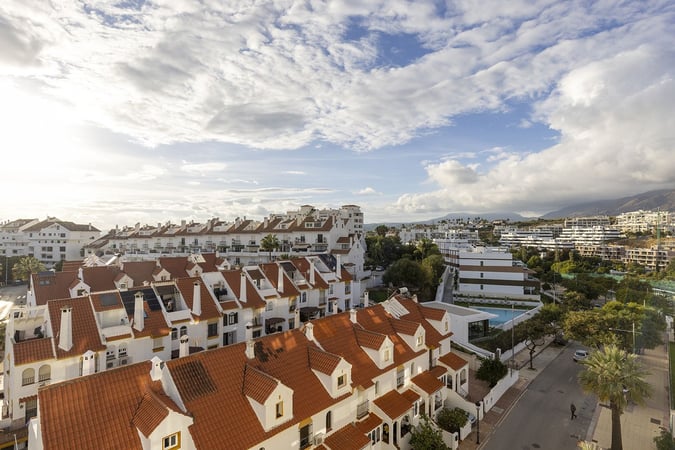 House in Estepona - view 1