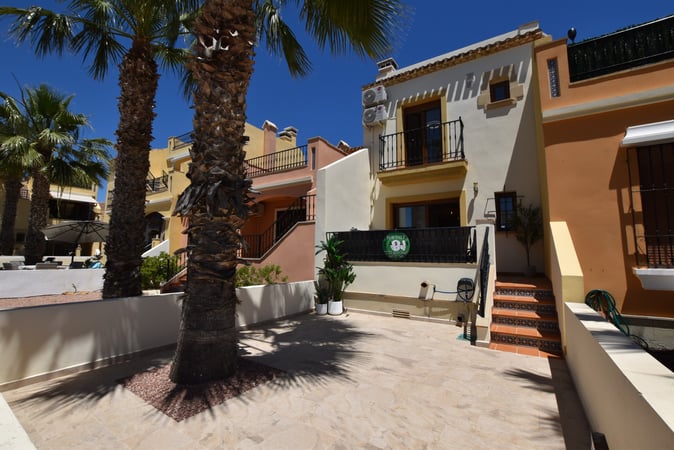 House in Algorfa - view 1