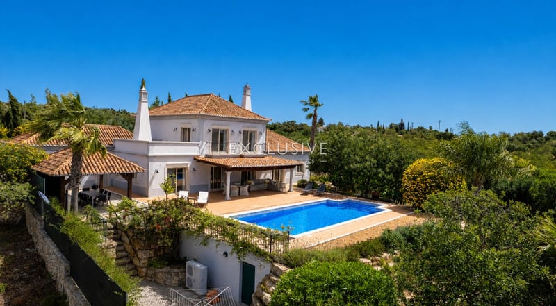 Villa in Santa Barbara de Nexe - view 1