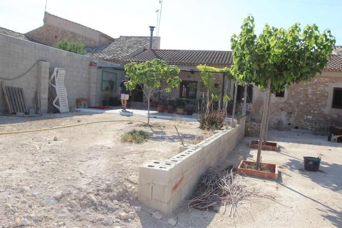 House in Pinoso - view 1