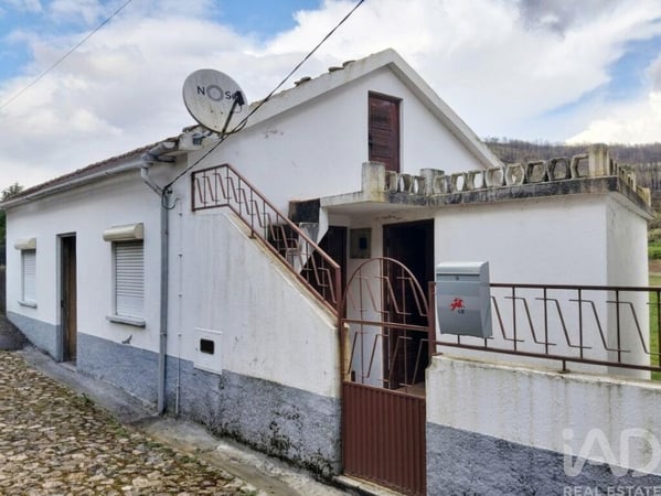 House in Unhais-o-Velho - view 1