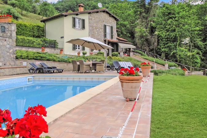 House in Barga - view 1