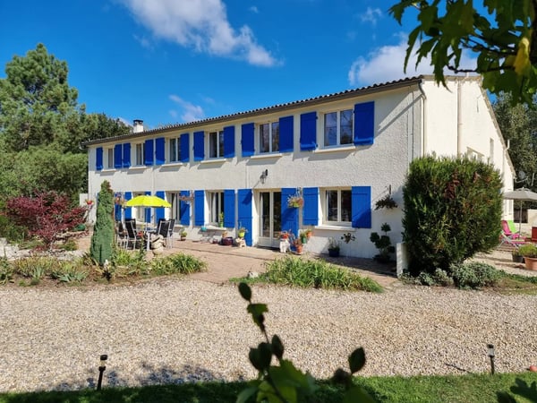 House in Boresse-et-Martron - view 1