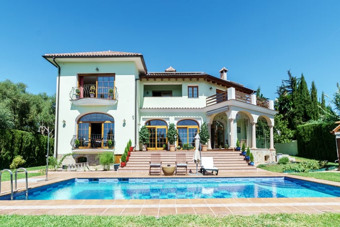 Villa in Artola - view 1
