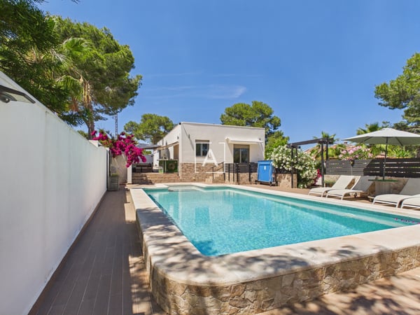 Villa in El Pinar de Campoverde - view 1