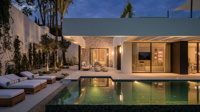 Villa in Nueva Andalucia - view 1