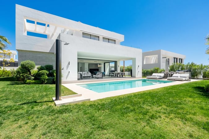 Villa in Marbella - view 1