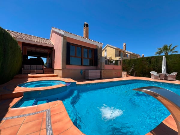 House in Algorfa - view 1
