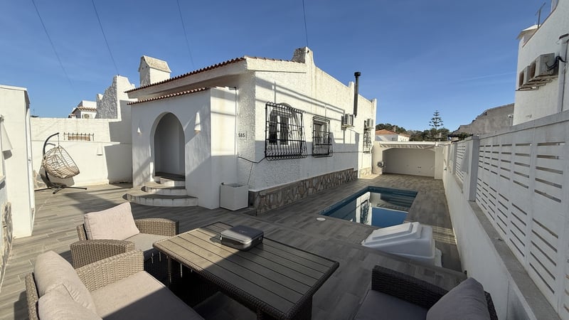 Villa in Villamartin - view 1