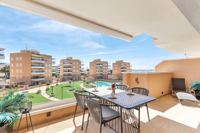 Apartment in Urbanizacion El Raso - view 1