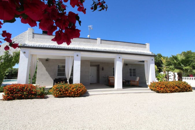 Villa in Elche - view 1