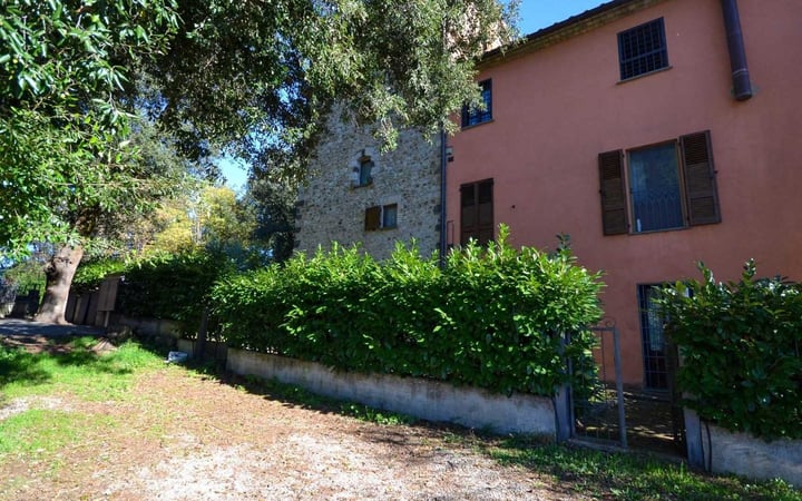 House in Castel Giorgio - view 1