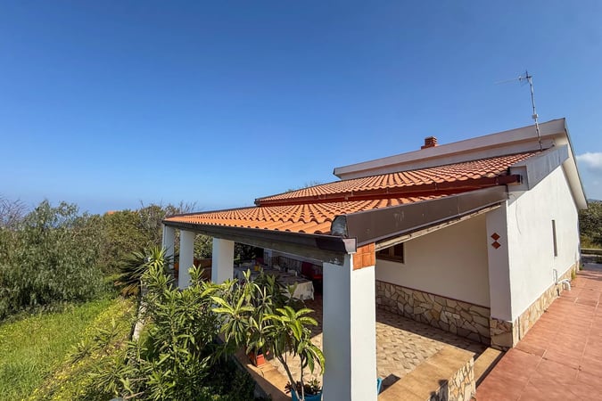 Villa in Campofelice di Roccella - view 1