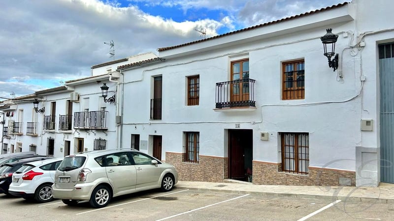 House in Serrato - view 1