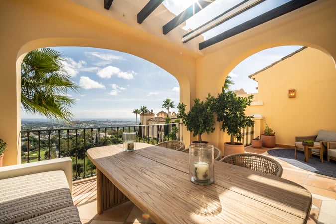 Penthouse in Benahavis - view 1