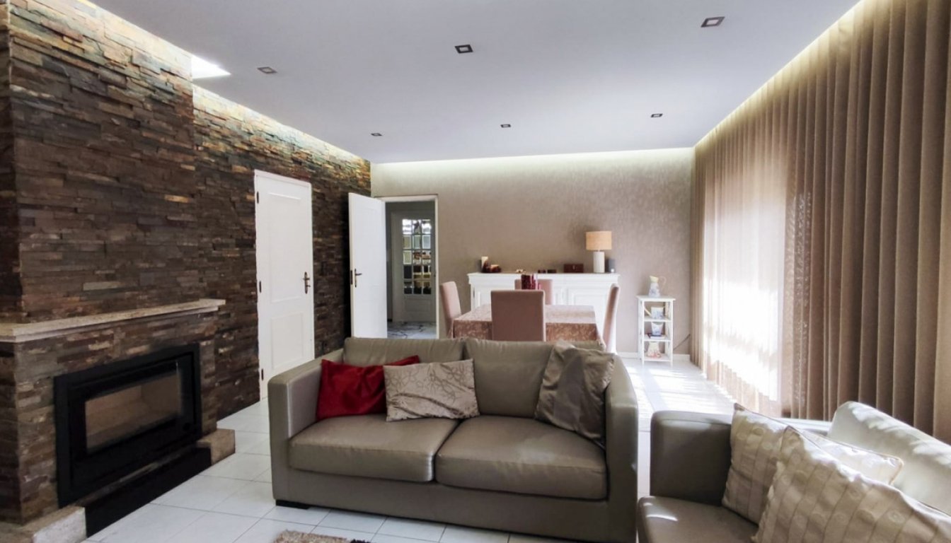 House in Areosa - Image 3