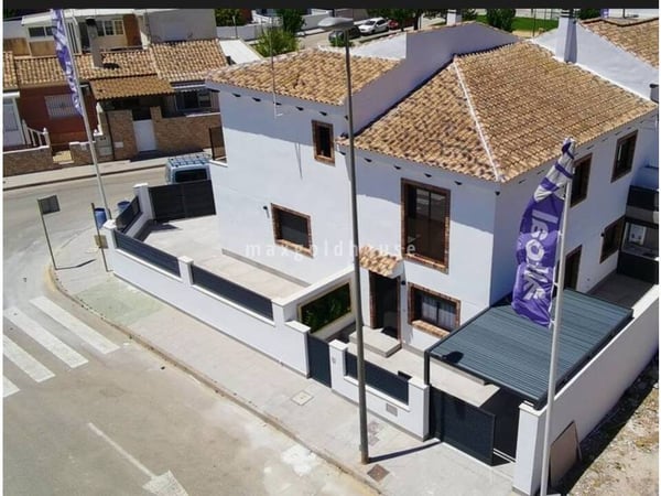 House in Pilar de la Horadada - view 1