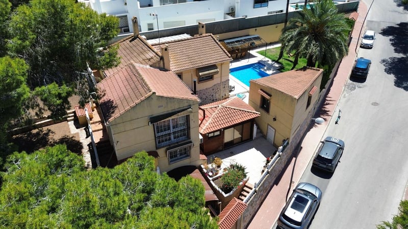 Villa in Alicante - view 1