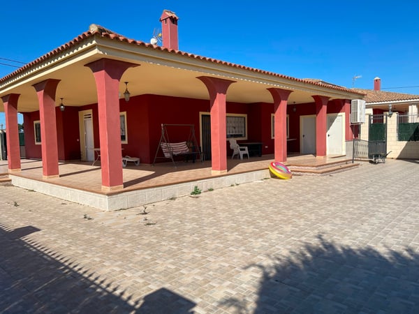 Villa in Albatera - view 1