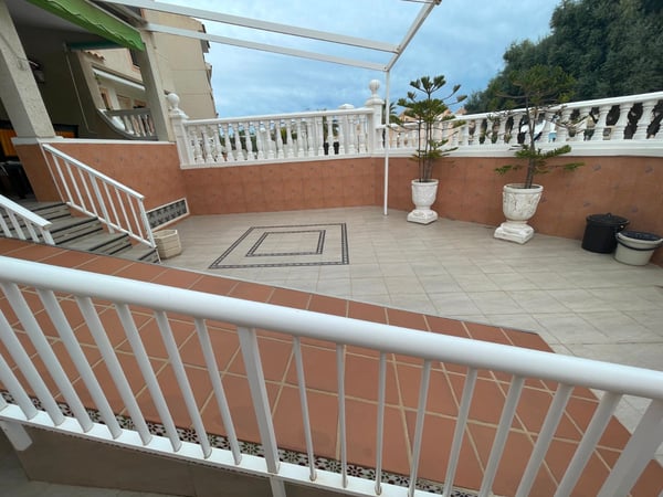 House in Guardamar del Segura - view 1
