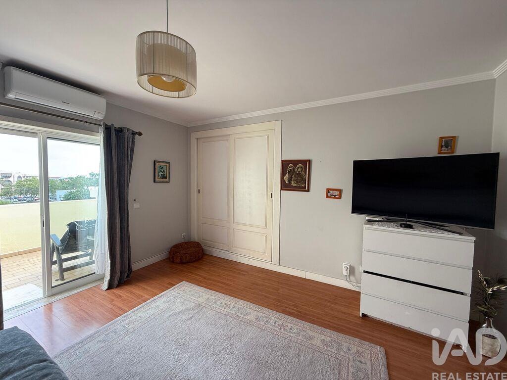Apartment in Oura - Image 3