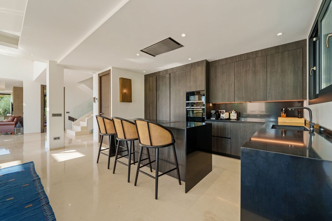 House in Nueva Andalucia - Image 3