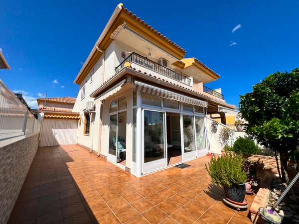 House in Torre de la Horadada - view 1