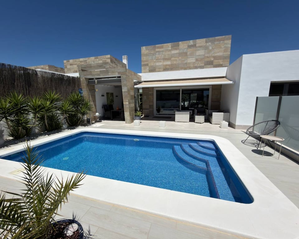 Villa in Algorfa