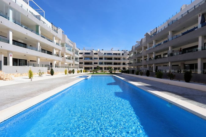Apartment in Villamartin - view 1