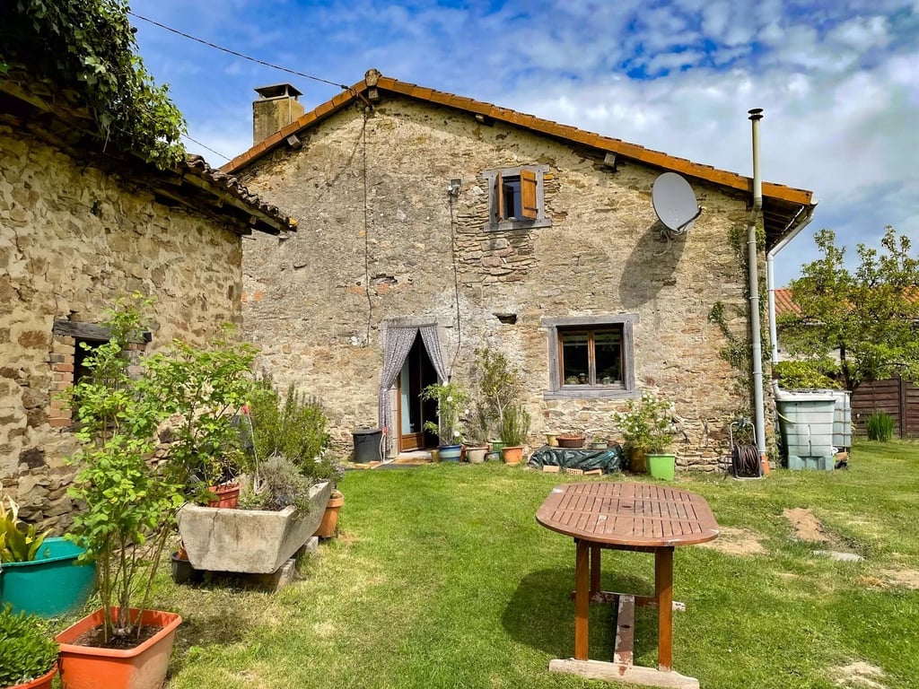 House in Dournazac - Image 3