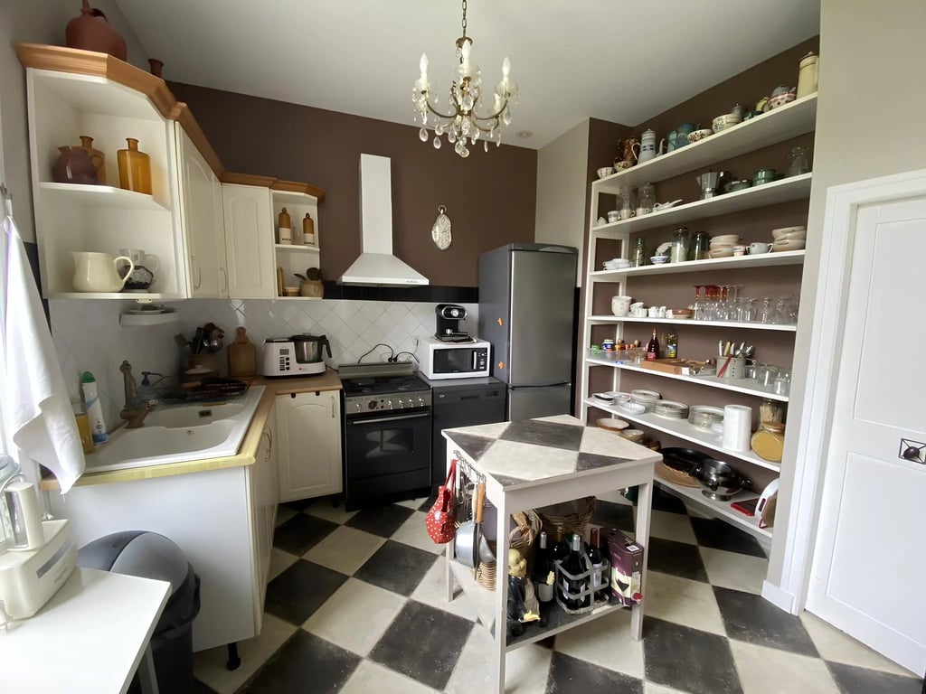 House in Valence-en-Poitou - Image 3