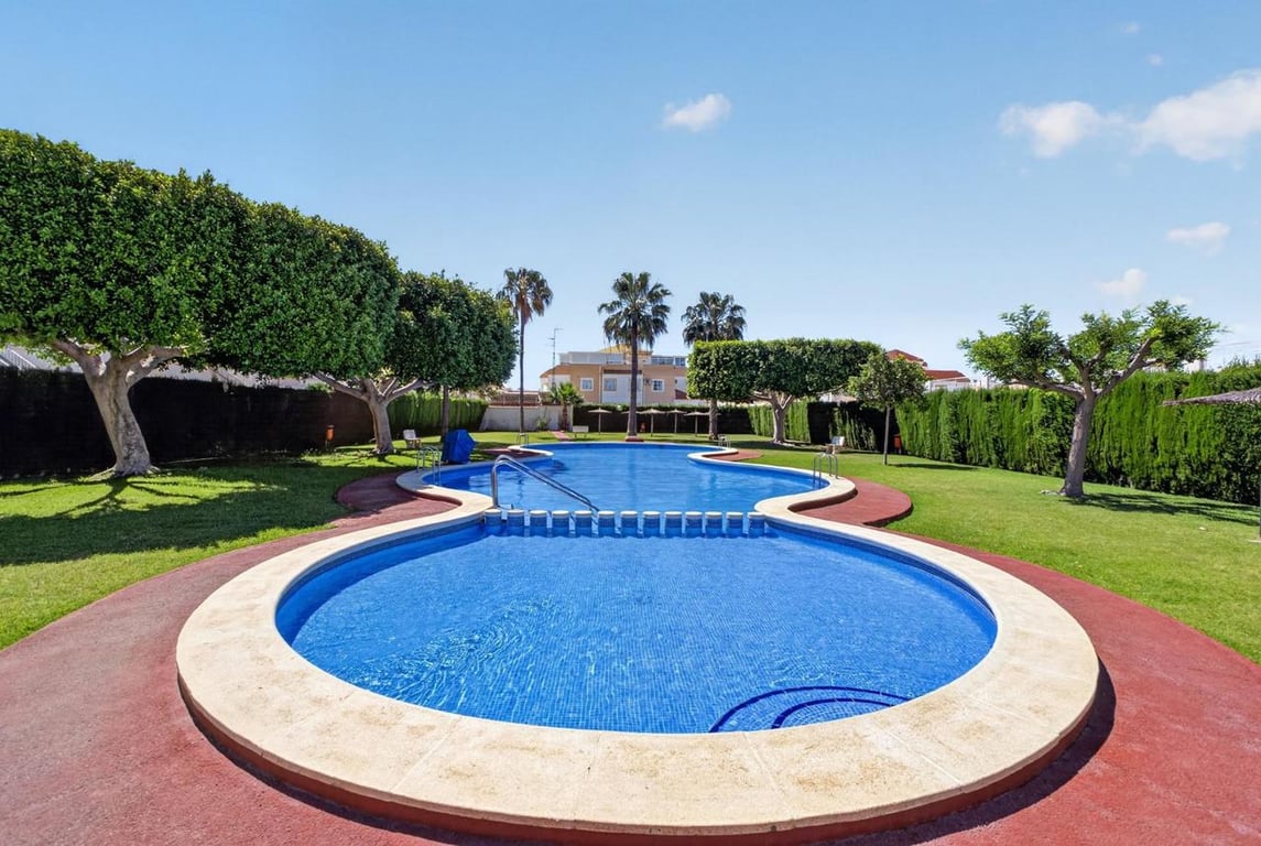 Apartment in Torrevieja - Image 2