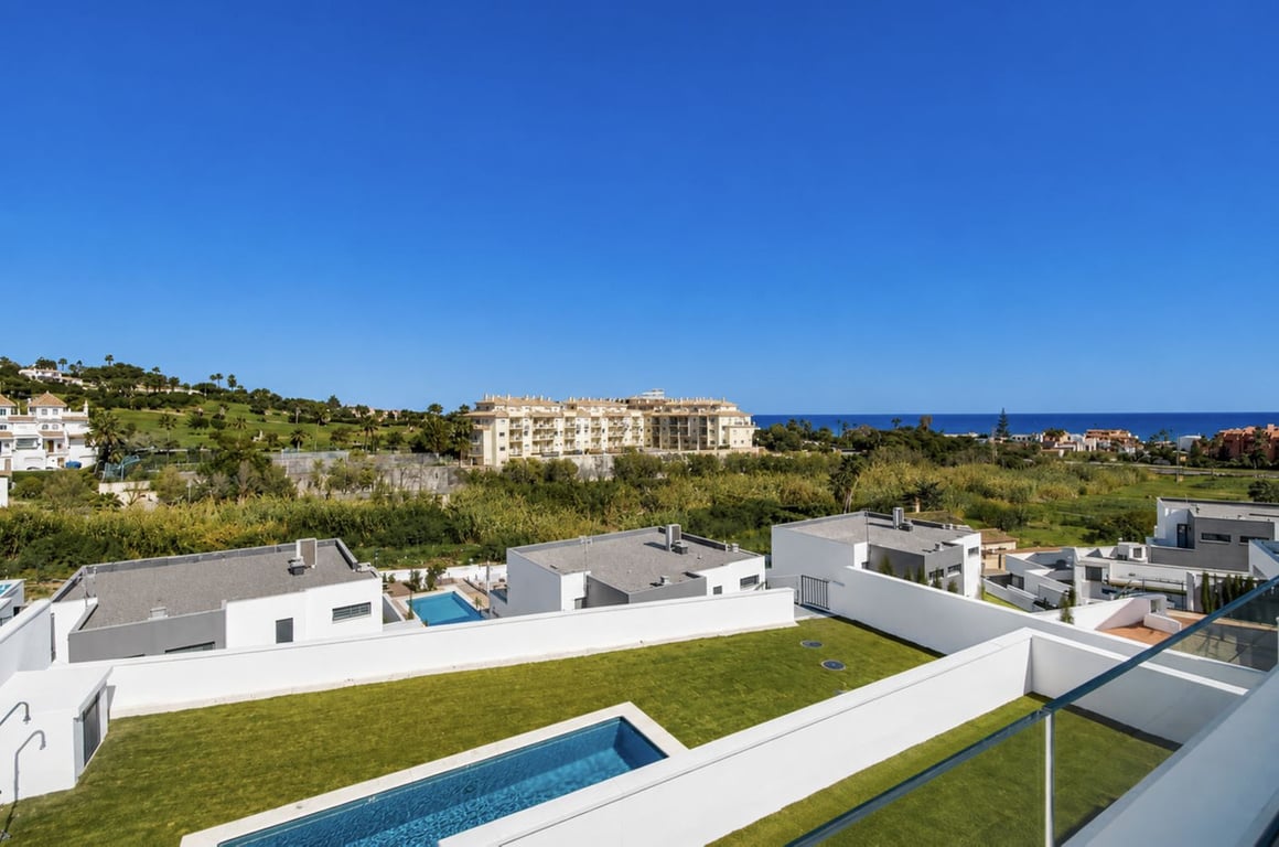 House in La Duquesa - Image 3