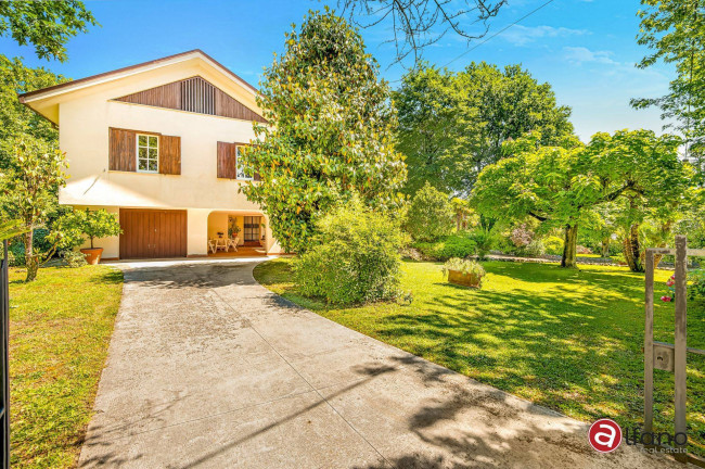 Villa in Cassino - Image 3